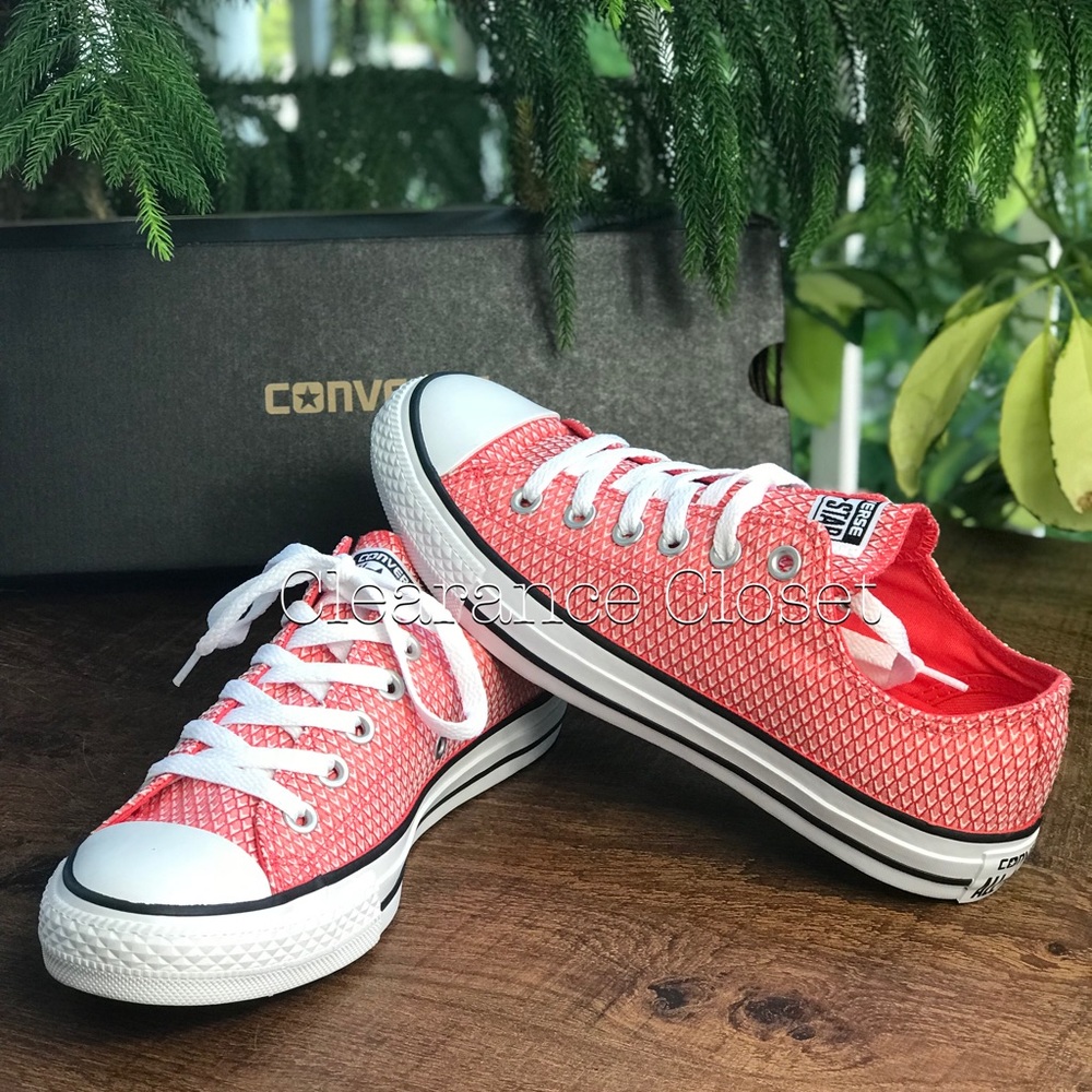 NWT Converse Ctas OX Ultra Red WMNS AUTHENTIC - Picture 3 of 7